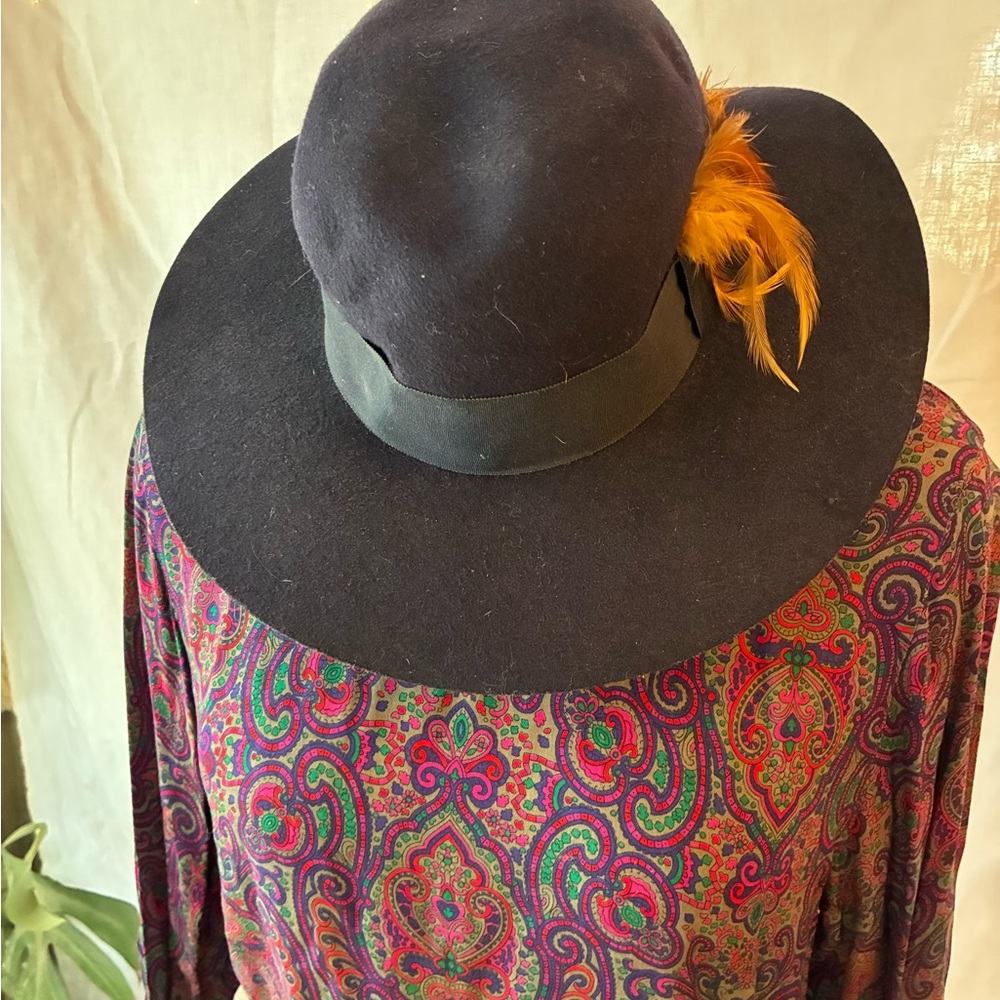 Navy Blue Wide-Brim Vintage Hat with Feather Accent